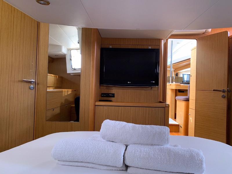 Book yachts online - sailboat - Jeanneau 57 - KURUKULLA OV AC+G+refit 2021+new sails 2022 - rent