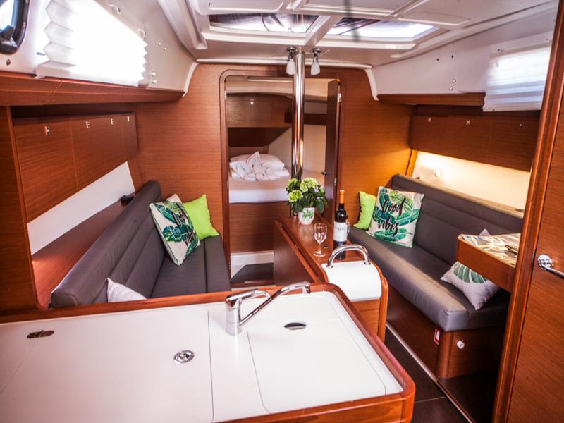 Book yachts online - sailboat - Dufour 350 Grand Large - IDA 2017 - rent