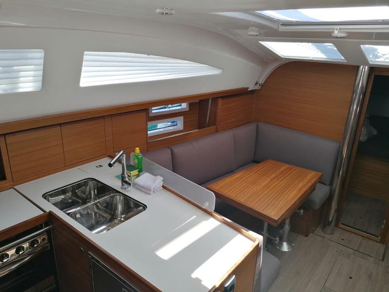 Book yachts online - sailboat - Elan 40.1 - TOP SECRET new 2020 - rent