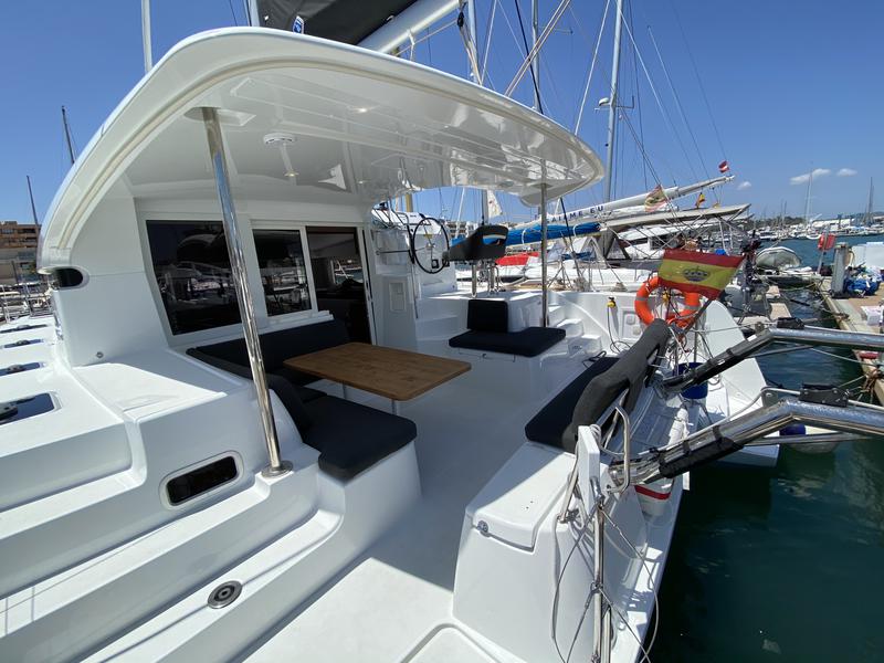Book yachts online - catamaran - Lagoon 40 - Eskimo  - rent