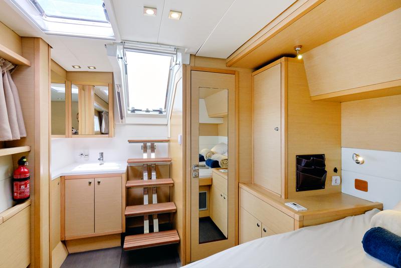 Book yachts online - catamaran - Lagoon 52F - Neptuno  - rent