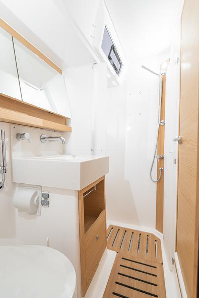 Book yachts online - sailboat - Dufour 530 - PERSEIDE - rent