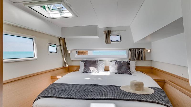 Book yachts online - catamaran - Lagoon 42 - Lagoon 42 (2018) - rent