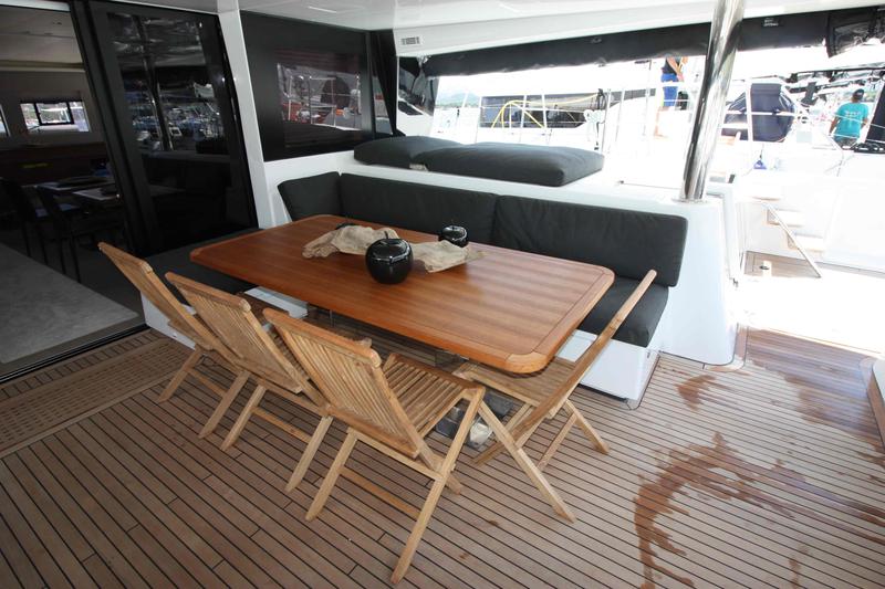 Book yachts online - catamaran - Lagoon 620 (10+3) - The Sun (SXM)  (5 cab + 3 crew) (AC, WM, Generator, Inverter, Tender Lift) - rent
