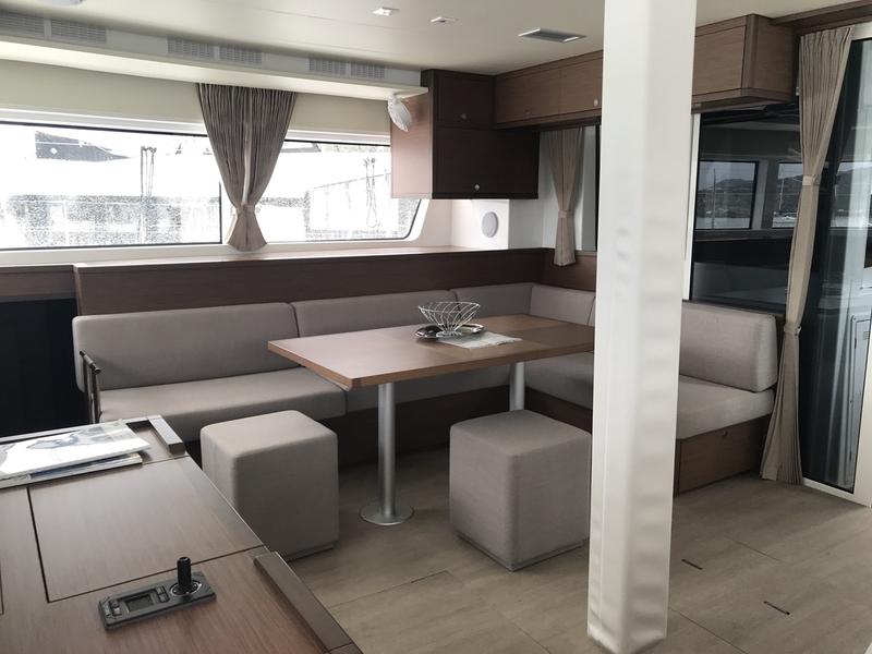 Book yachts online - catamaran - Lagoon 52F - 6 cab - Dugongo II (PTP)(6 cab + 1 crew) (A/C, WM, Generator, Inverter, Tender Lift) - rent