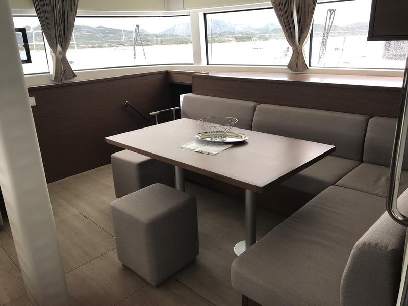 Book yachts online - catamaran - Lagoon 52F - 6 cab - Dugongo II (PTP)(6 cab + 1 crew) (A/C, WM, Generator, Inverter, Tender Lift) - rent