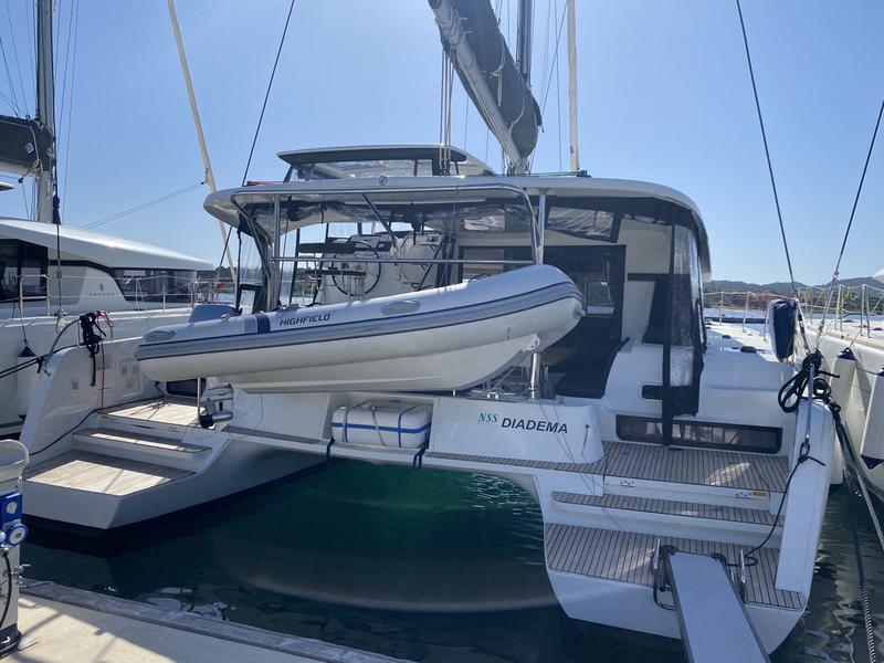 Book yachts online - catamaran - Lagoon 42 - Diadema (A/C, WM, Generator, Inverter) - rent