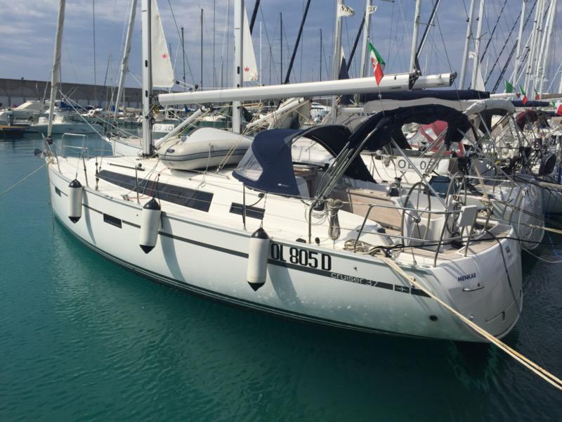 Book yachts online - sailboat - Bavaria Cr 37 - Menkar - rent