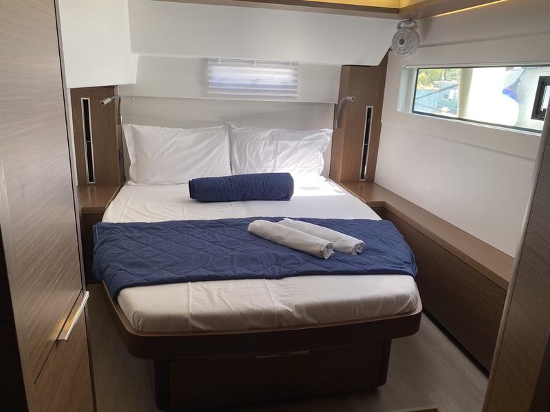 Book yachts online - catamaran - Lagoon 46 - Rolling Stones (A/C, WM, Generator, Inverter 12/220V) - rent