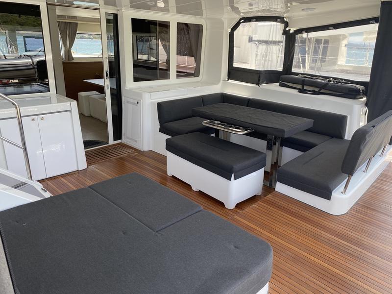 Book yachts online - catamaran - Lagoon 52F (5 cab) - Naka (PTP)  - rent