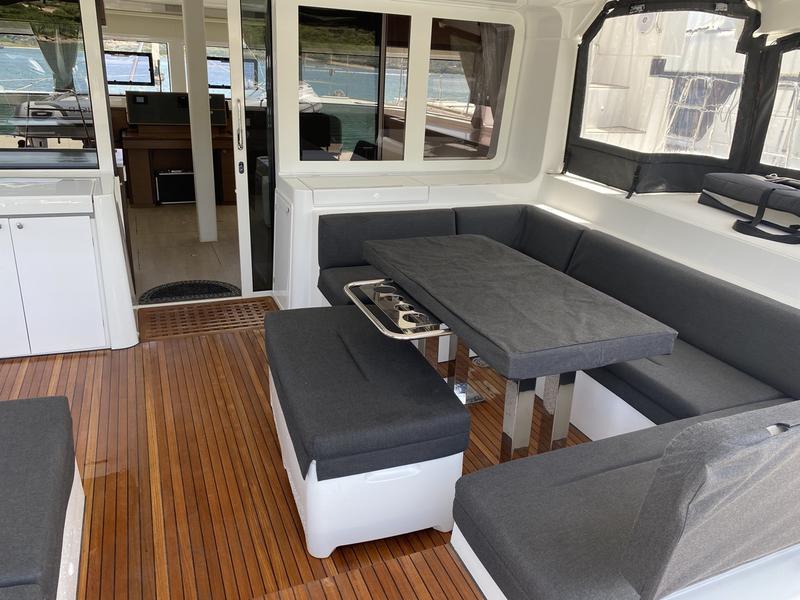 Book yachts online - catamaran - Lagoon 52F (5 cab) - Naka (PTP)  - rent