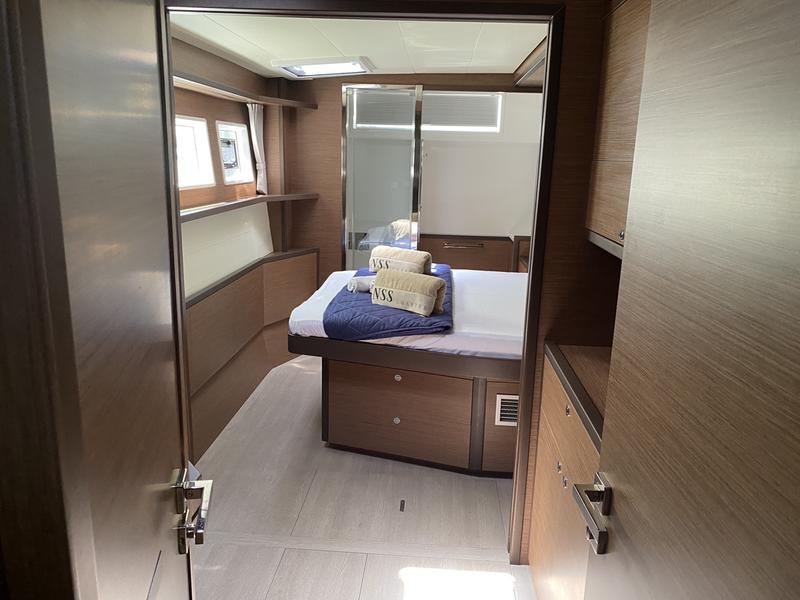 Book yachts online - catamaran - Lagoon 52F (5 cab) - Naka (PTP)  - rent
