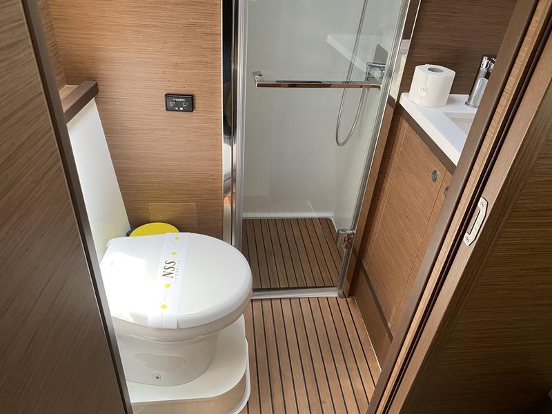 Book yachts online - catamaran - Lagoon 52F (5 cab) - Naka (A/C, WM, Generator, Inverter, Tender Lift) - rent