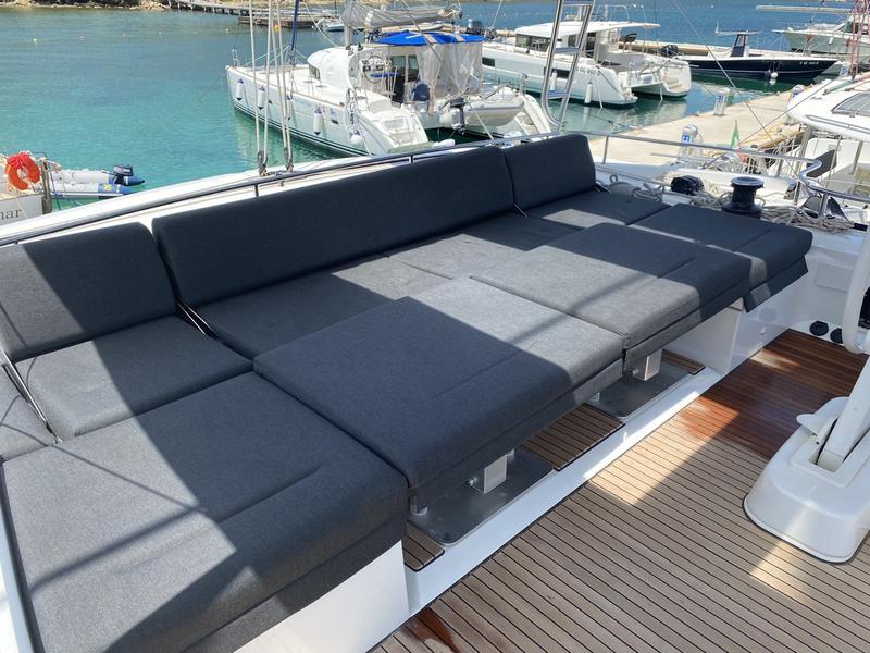Book yachts online - catamaran - Lagoon 52F (5 cab) - Naka (A/C, WM, Generator, Inverter, Tender Lift) - rent