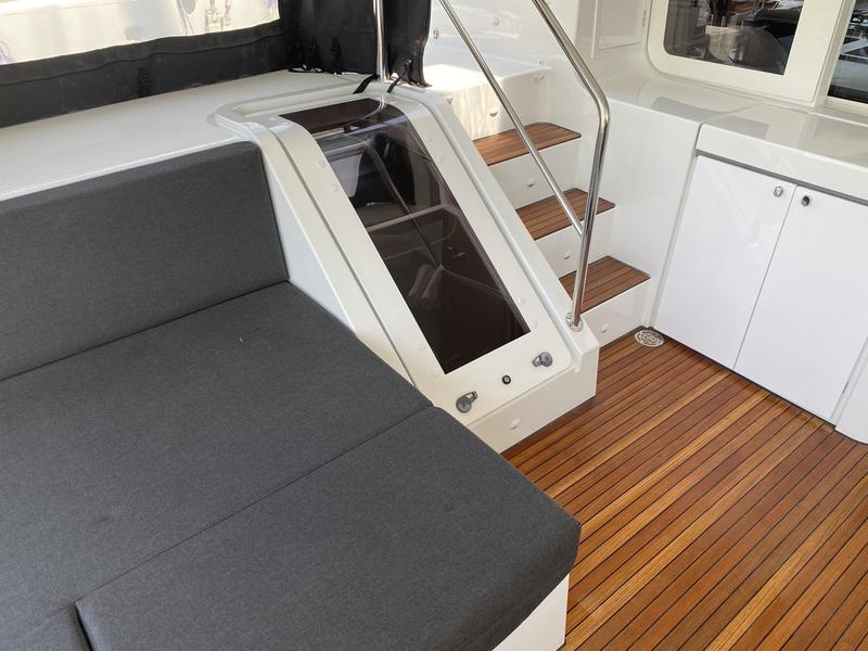 Book yachts online - catamaran - Lagoon 52F (5 cab) - Naka (TOR) - rent