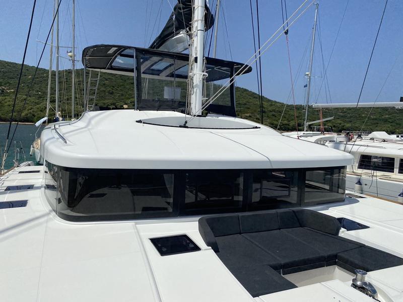 Book yachts online - catamaran - Lagoon 52F (5 cab) - Naka (TOR) - rent