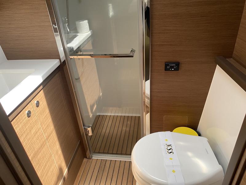 Book yachts online - catamaran - Lagoon 52F (5 cab) - Naka (TOR) - rent