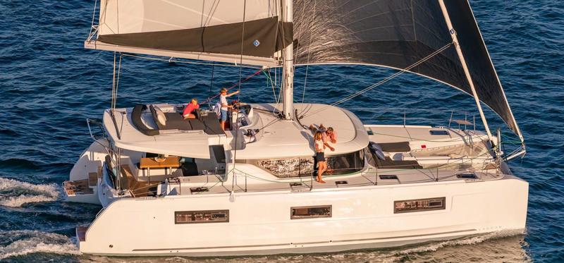 Book yachts online - catamaran - Lagoon 46 - Queen Maro - rent