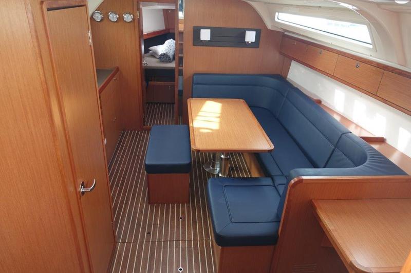 Book yachts online - sailboat - Bavaria Cruiser 41 - Oberon - rent