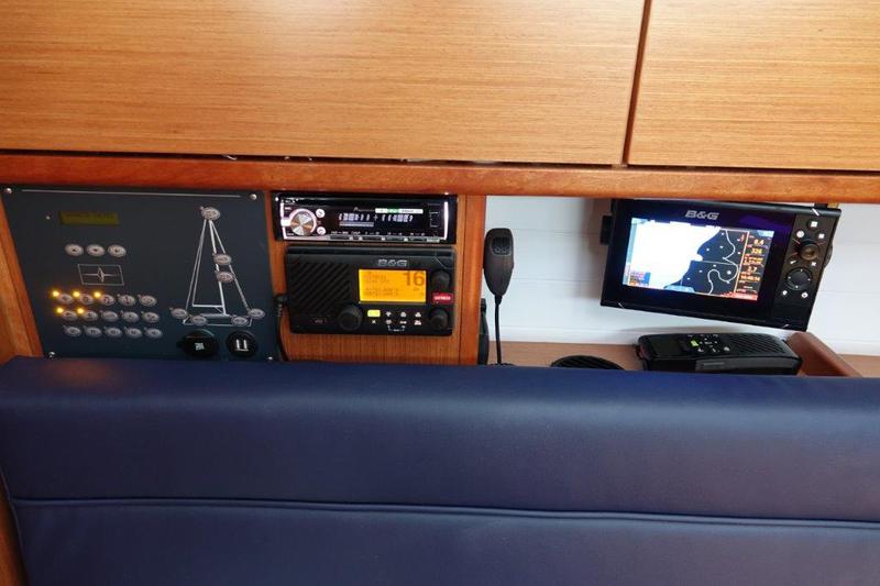Book yachts online - sailboat - Bavaria Cruiser 34 - Nashira - rent
