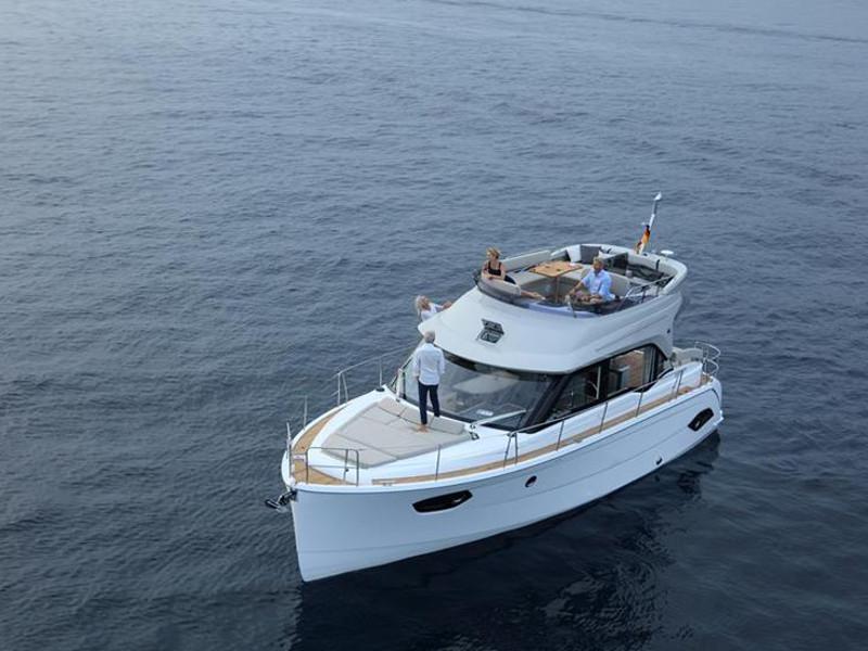 Book yachts online - motorboat - Bavaria E40 Fly - Kavalan IV - rent