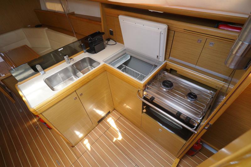 Book yachts online - sailboat - Sun Odyssey 36i - Sunny - rent