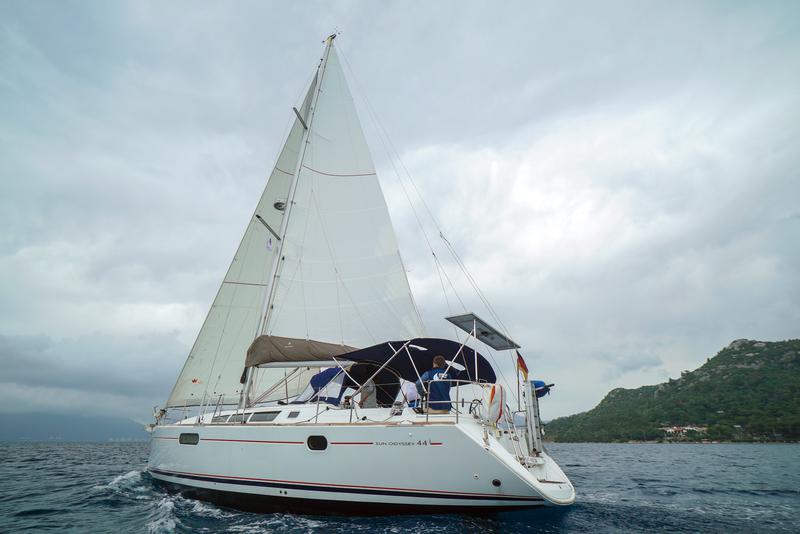 Book yachts online - sailboat - Sun Odyssey 44 i - Night &amp; Day - rent