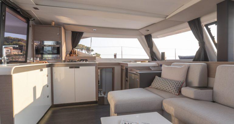 Book yachts online - catamaran - Isla 40 - Carpe Vitam - rent