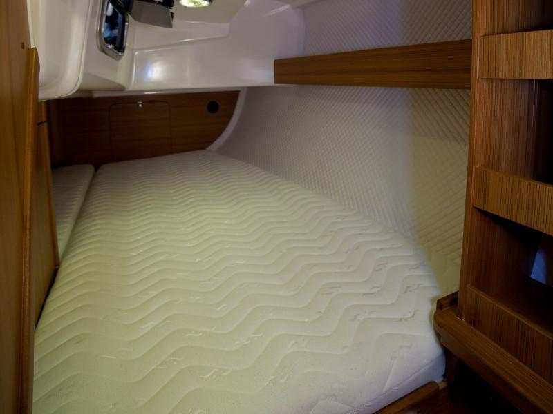 Book yachts online - sailboat - Maxus 33.1 RS Prestige - Saranda - rent