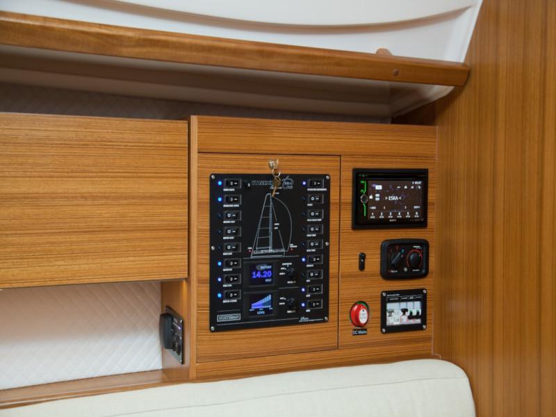 Book yachts online - sailboat - Maxus 33.1 RS Prestige - Santorini - rent