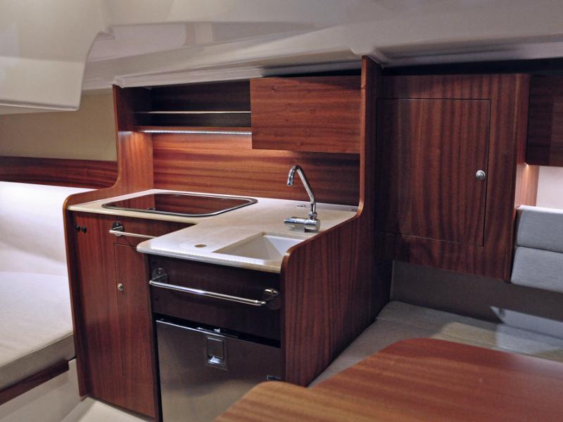 Book yachts online - sailboat - Maxus Evo 24 Prestige - Hydra - rent