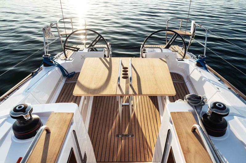 Book yachts online - sailboat - Elan Impression 40.1 - Liana - rent