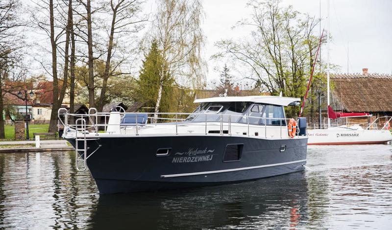 Book yachts online - motorboat - Nautika 1300 LUX - Nautika 1300 LUX - rent