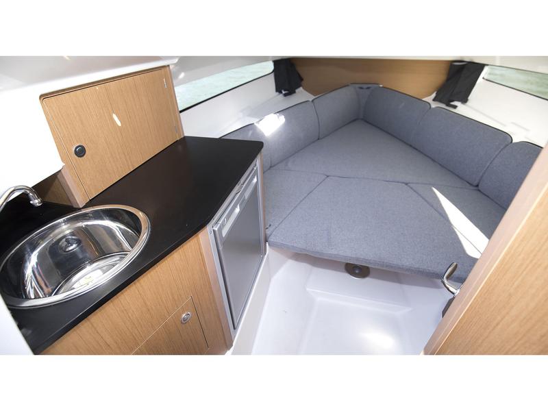 Book yachts online - motorboat - Beneteau Flyer 8 SUNdeck - LUCY - rent