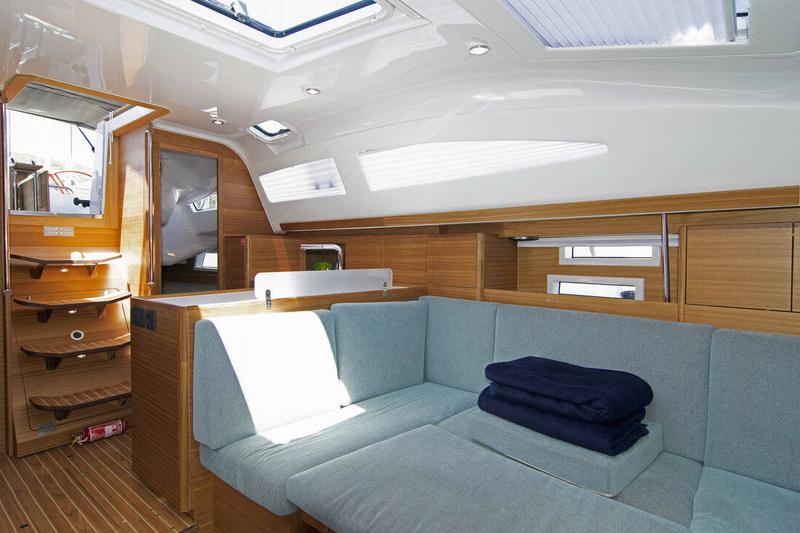 Book yachts online - sailboat - Elan 40.1 - TAMIKAYA - rent