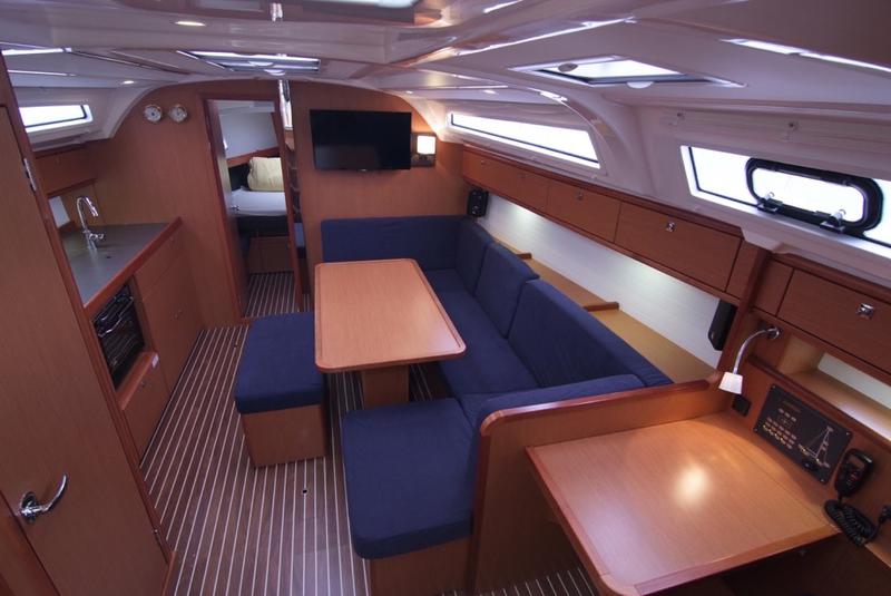 Book yachts online - sailboat - Bavaria Cruiser 41 - JAZZ - rent