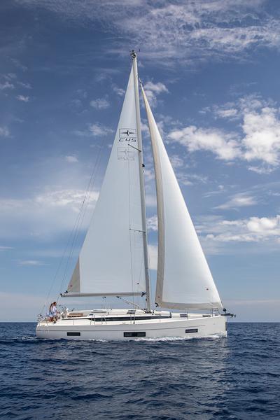 Book yachts online - sailboat - Bavaria C45 Style - SUNNY - rent