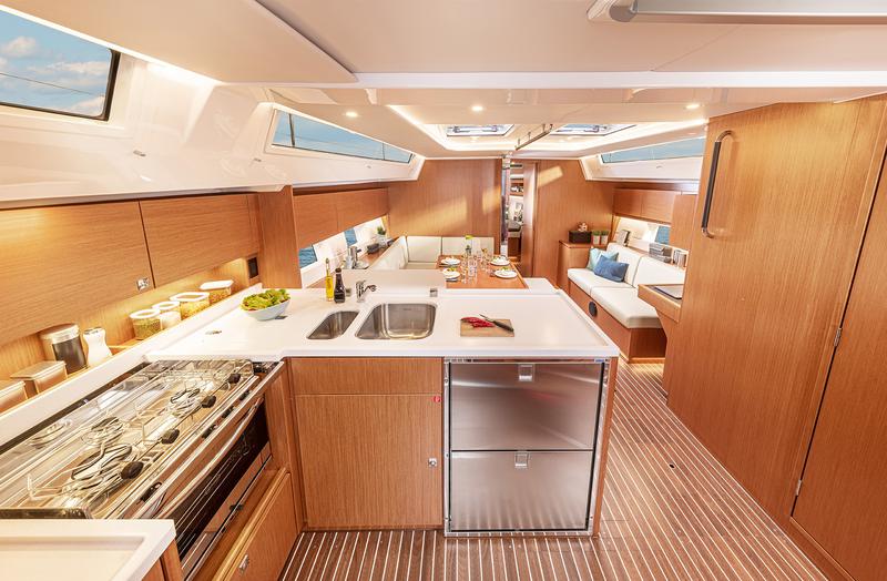 Book yachts online - sailboat - Bavaria C45 Style - SUNNY - rent
