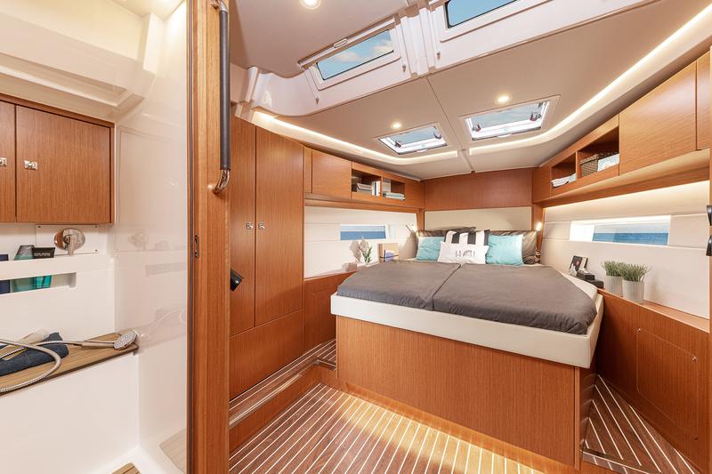 Book yachts online - sailboat - Bavaria C45 Style - SUNNY - rent