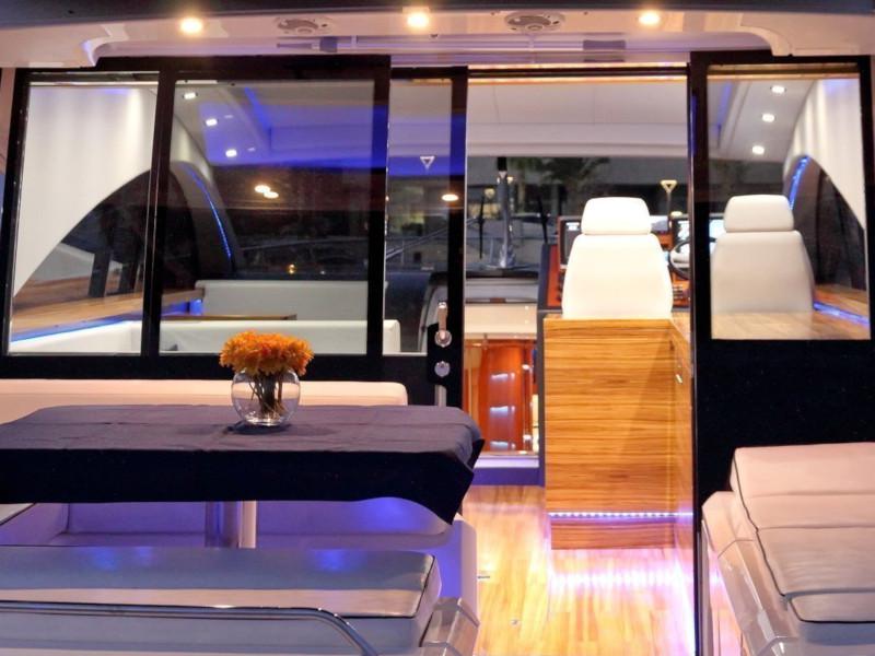 Book yachts online - motorboat - Fairline Targa 62 - Duje I - rent
