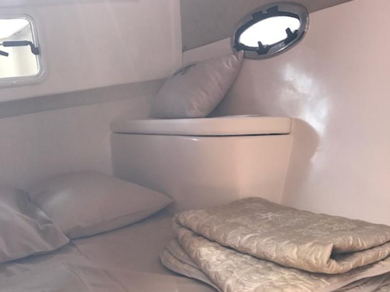 Book yachts online - motorboat - Mirakul 30 HT - Blowfish - rent