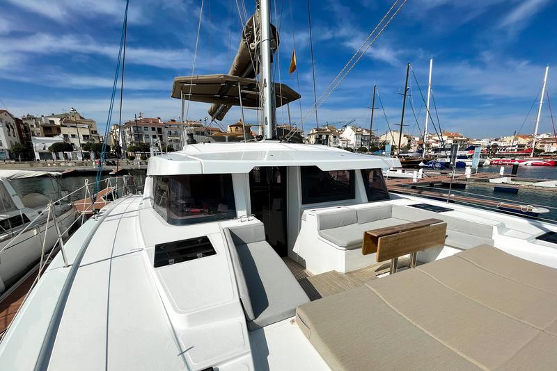 Book yachts online - catamaran - Bali 4.6 5 cabins - WILD BUNCH - rent