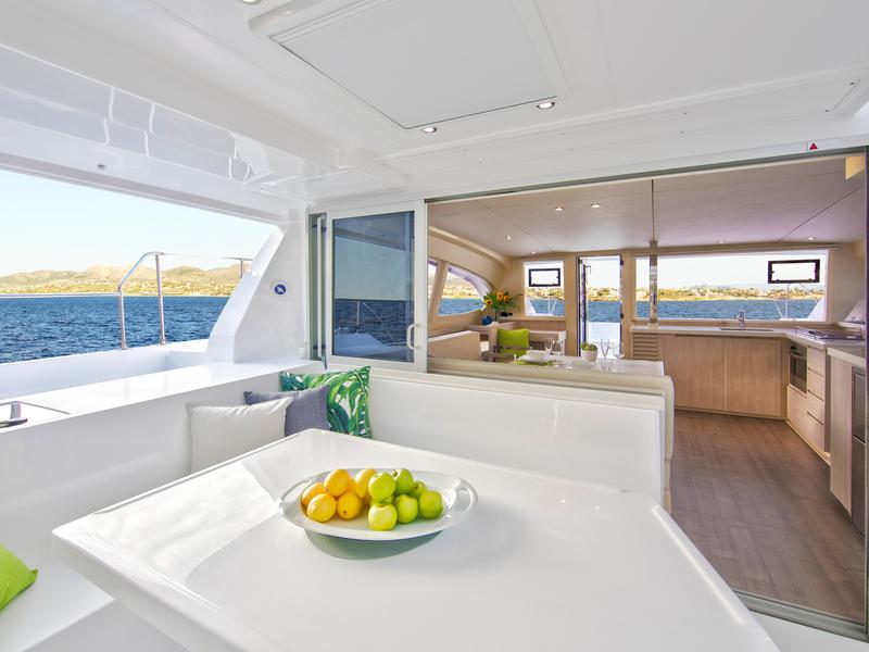 Book yachts online - catamaran - Sunsail 404 - Sunsail 404 (2016) - rent