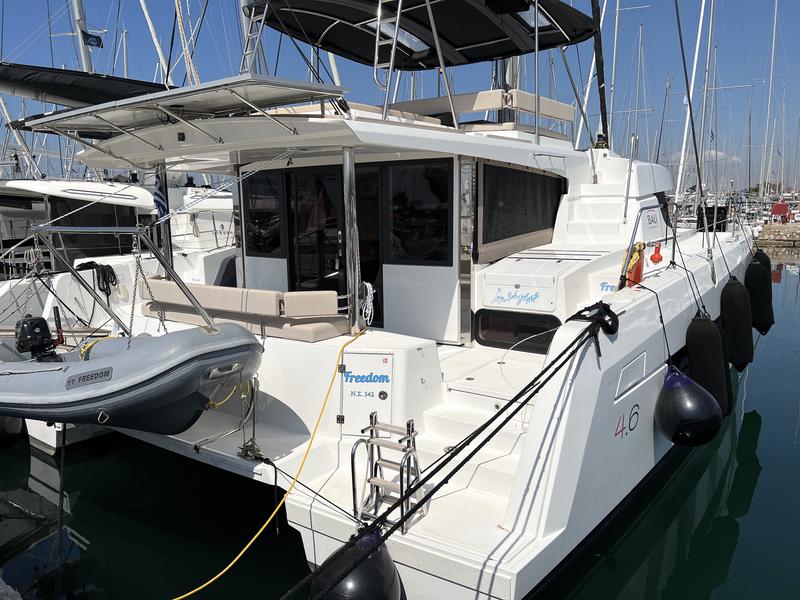 Book yachts online - catamaran - Bali 4.6 (5+1 cab) - Freedom - rent