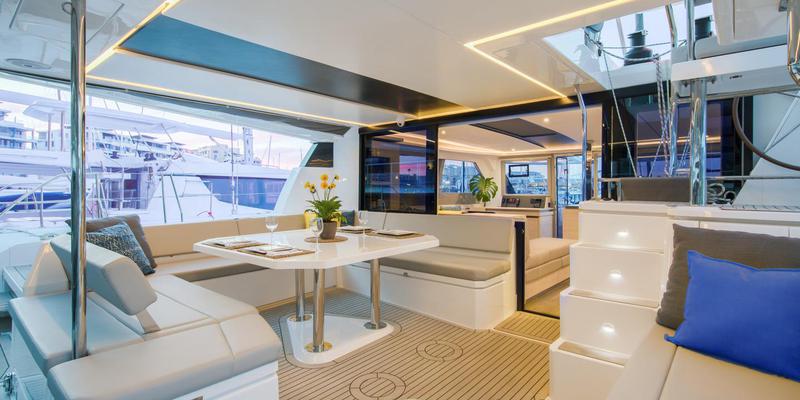 Book yachts online - catamaran - Moorings 5000 - Moorings 5000 (2019) - rent