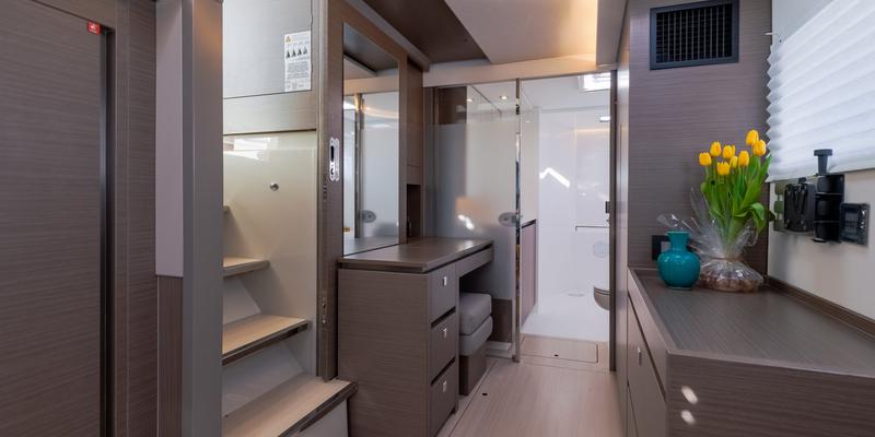 Book yachts online - catamaran - Moorings 5000 - Moorings 5000 (2018) - rent