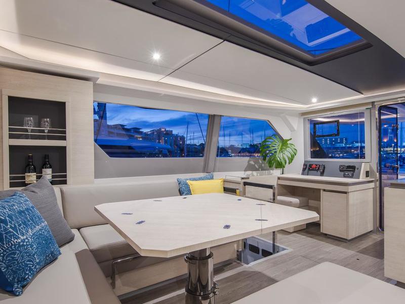 Book yachts online - catamaran - Moorings 5000-5 - Moorings 5000-5 (2018) - rent