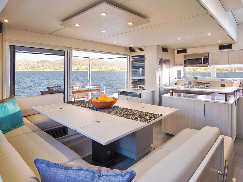 Book yachts online - catamaran - Moorings 5800 - Moorings 5800 (2015) - rent