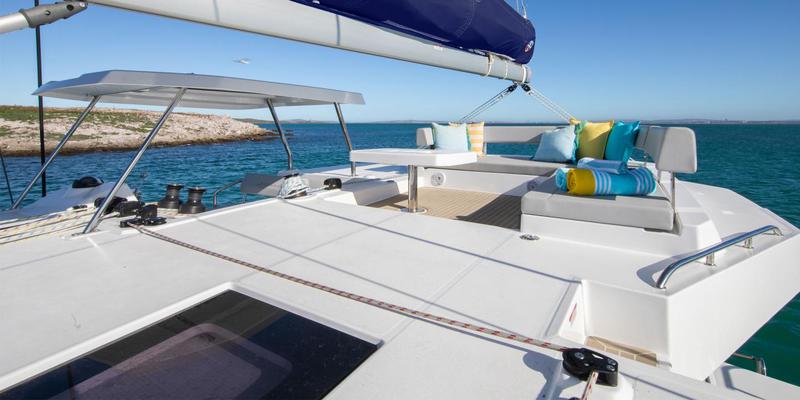 Book yachts online - catamaran - Moorings 4200/4 - Moorings 4200/4 (2022) - rent