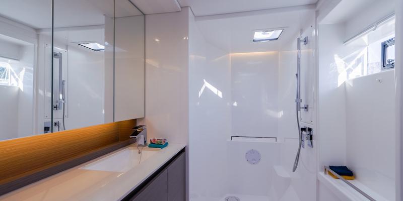 Book yachts online - catamaran - Moorings 5000-5 - Moorings 5000-5 (2021) - rent